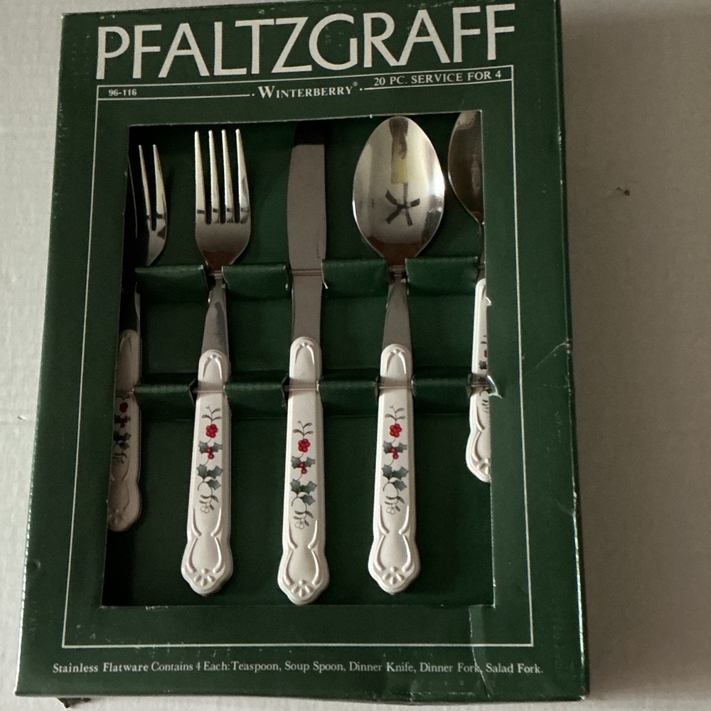 Pfaltzgraff Winterberry Flatware Set - White and Silver